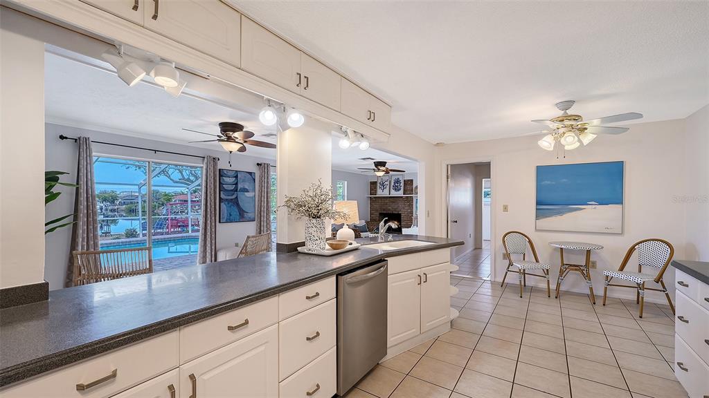 619 Albee Farm Road North Nokomis, FL 34275 - Photo 18 of 93