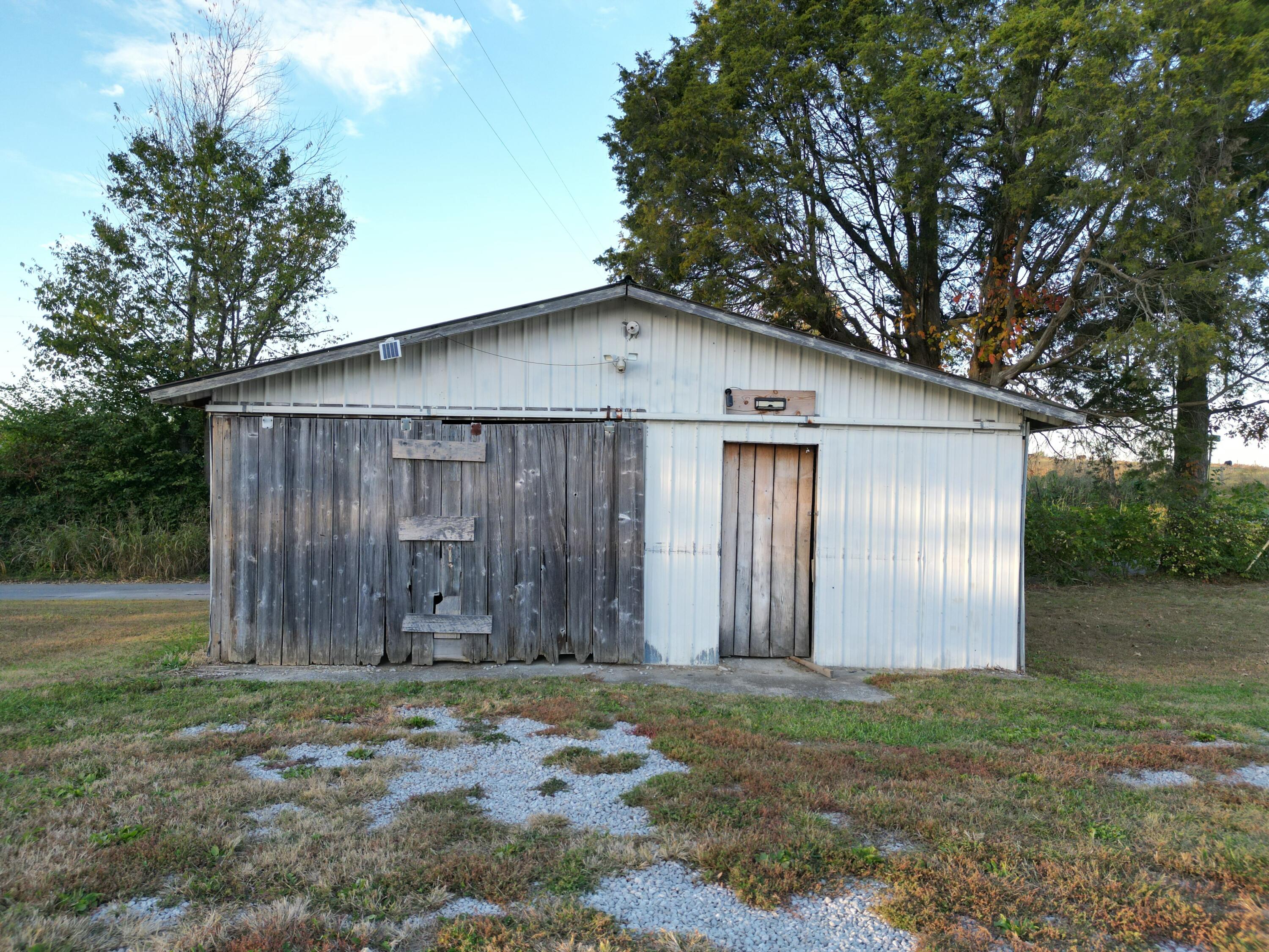 541 Liberty Road Eubank, KY 42567 - Photo 13 of 35 Detached Garage