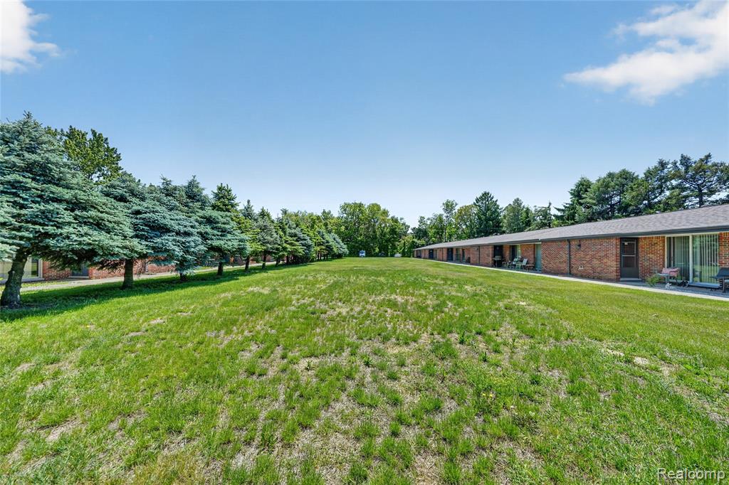 48770 Shelby Road Road, Unit 8 Utica, MI 48317 - Photo 16 of 17