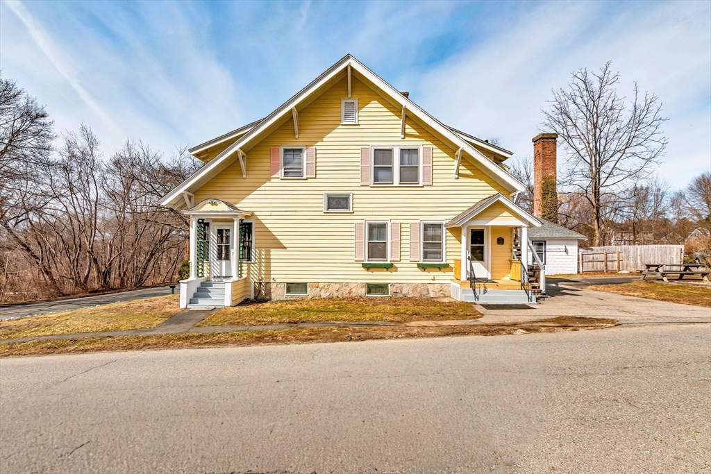 219 Pelham Street Methuen, MA 01844 - Photo 3 of 42