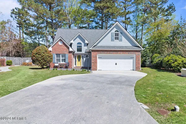$2,275 | 202 Sand Dollar Cove, Sneads Ferry, NC 28460