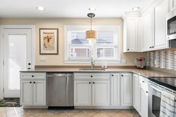 $899,000 | 88 Revere Street, Hull, MA 02045