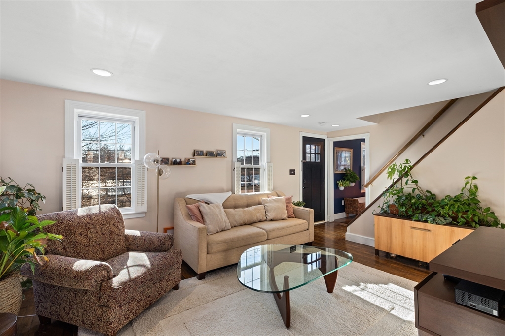 27 Broad Cove Road Hingham, MA 02043 - Photo 13 of 41 Gallery Image 13