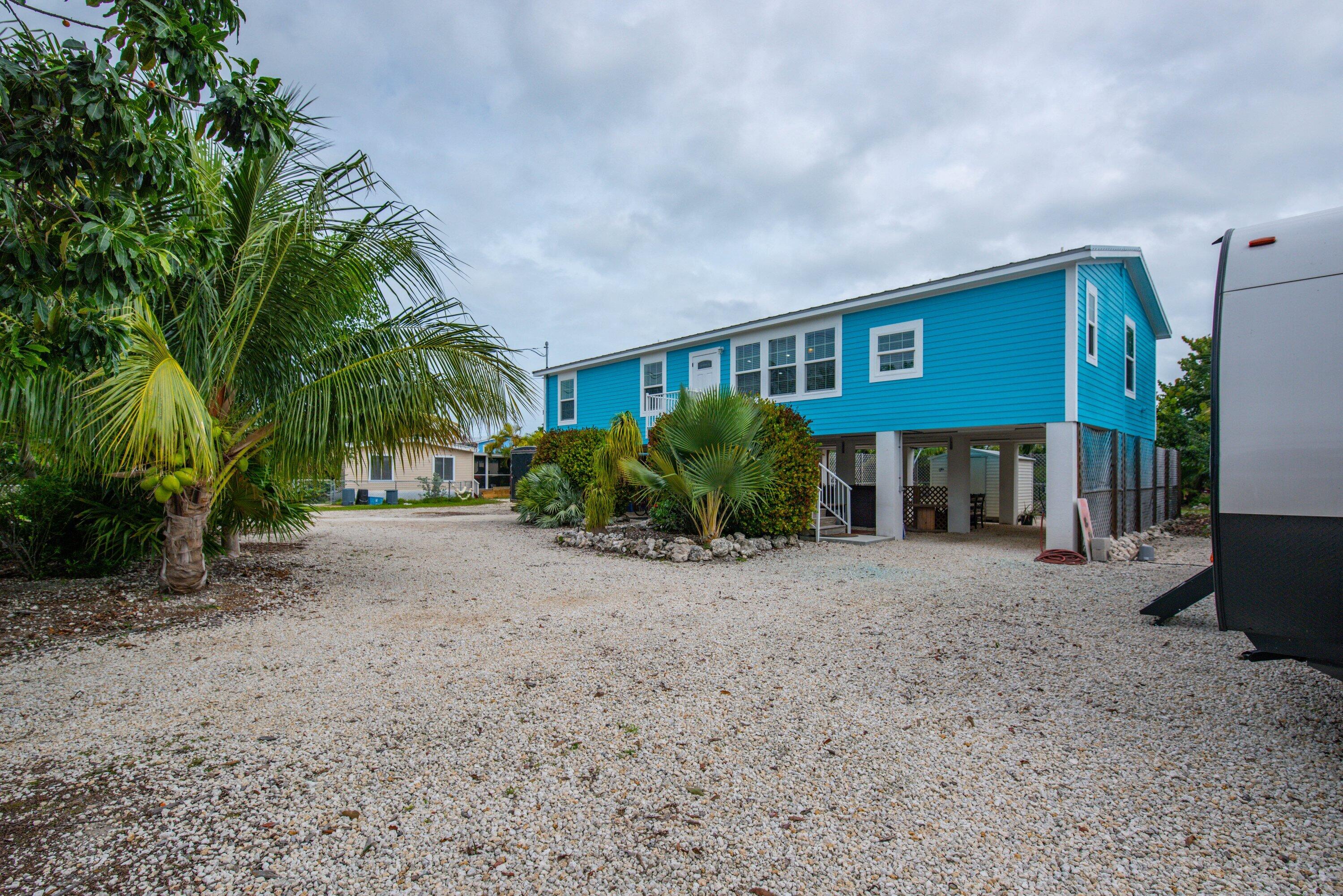 151 County Road Big Pine Key, FL 33043 - Photo 2 of 22 022-151CountyRoad-BigPineKey-FL-33043-SM
