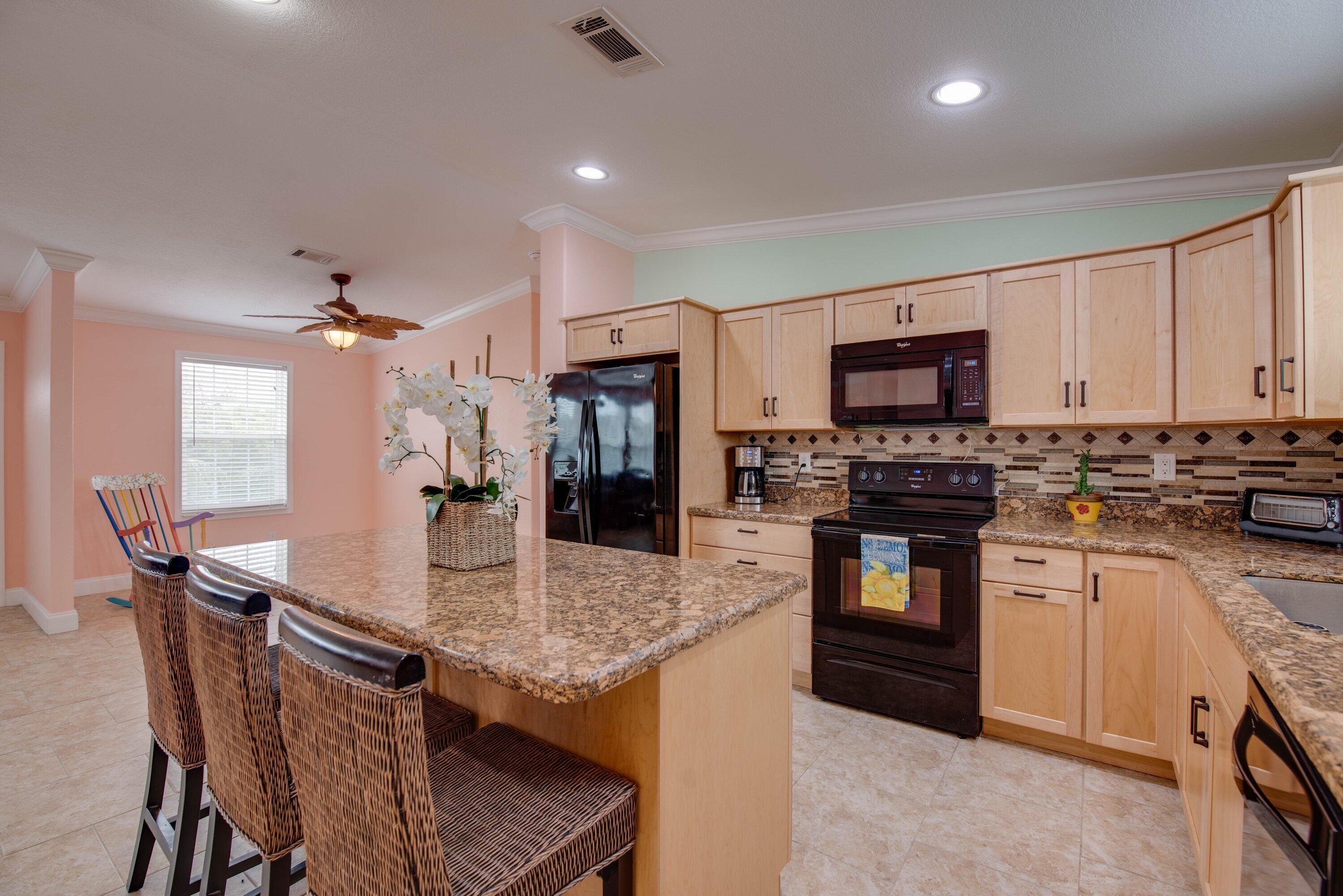 151 County Road Big Pine Key, FL 33043 - Photo 7 of 22 019-151CountyRoad-BigPineKey-FL-33043-SM