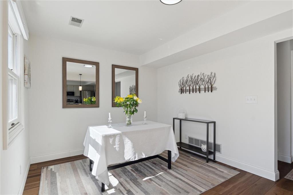 412 Chandler Place Pittsburgh, PA 15212 - Photo 16 of 38 a living room with furniture and wooden floor
