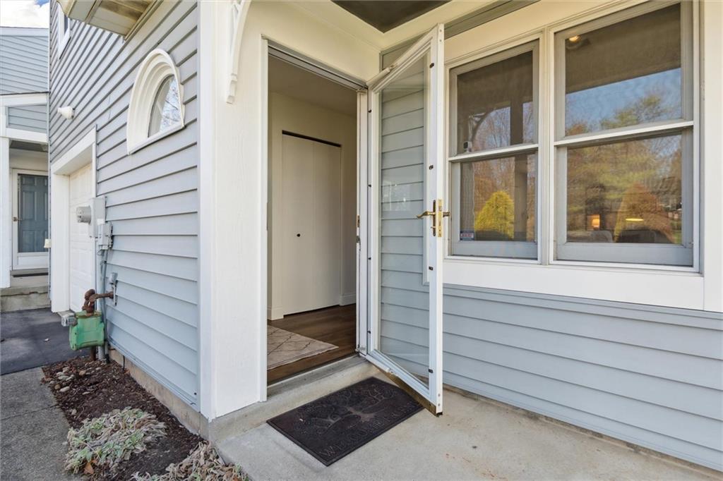 412 Chandler Place Pittsburgh, PA 15212 - Photo 4 of 38 a view of front door