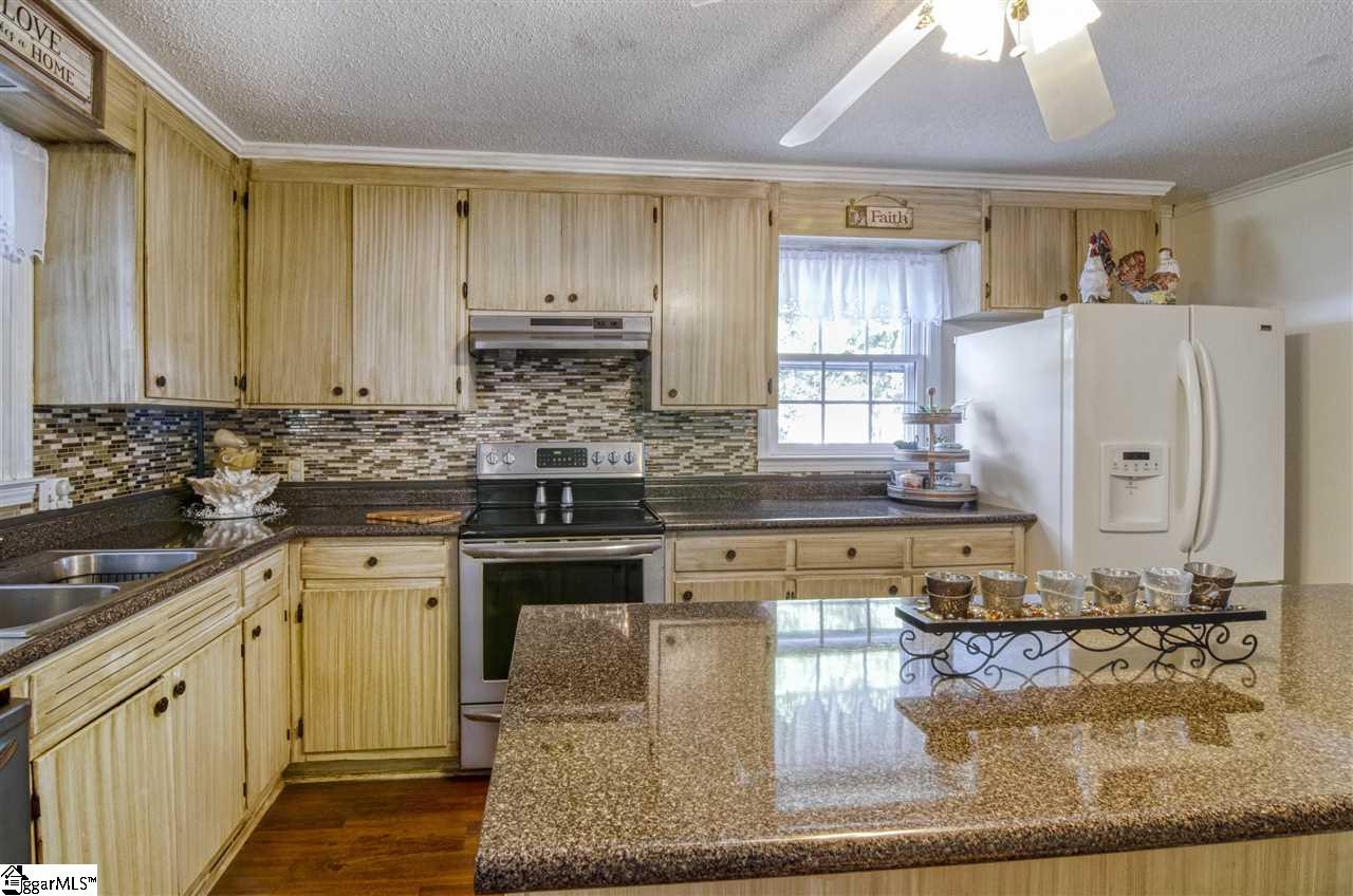 4637 Jug Factory Road Greer, SC 29651 - Photo 9 of 36