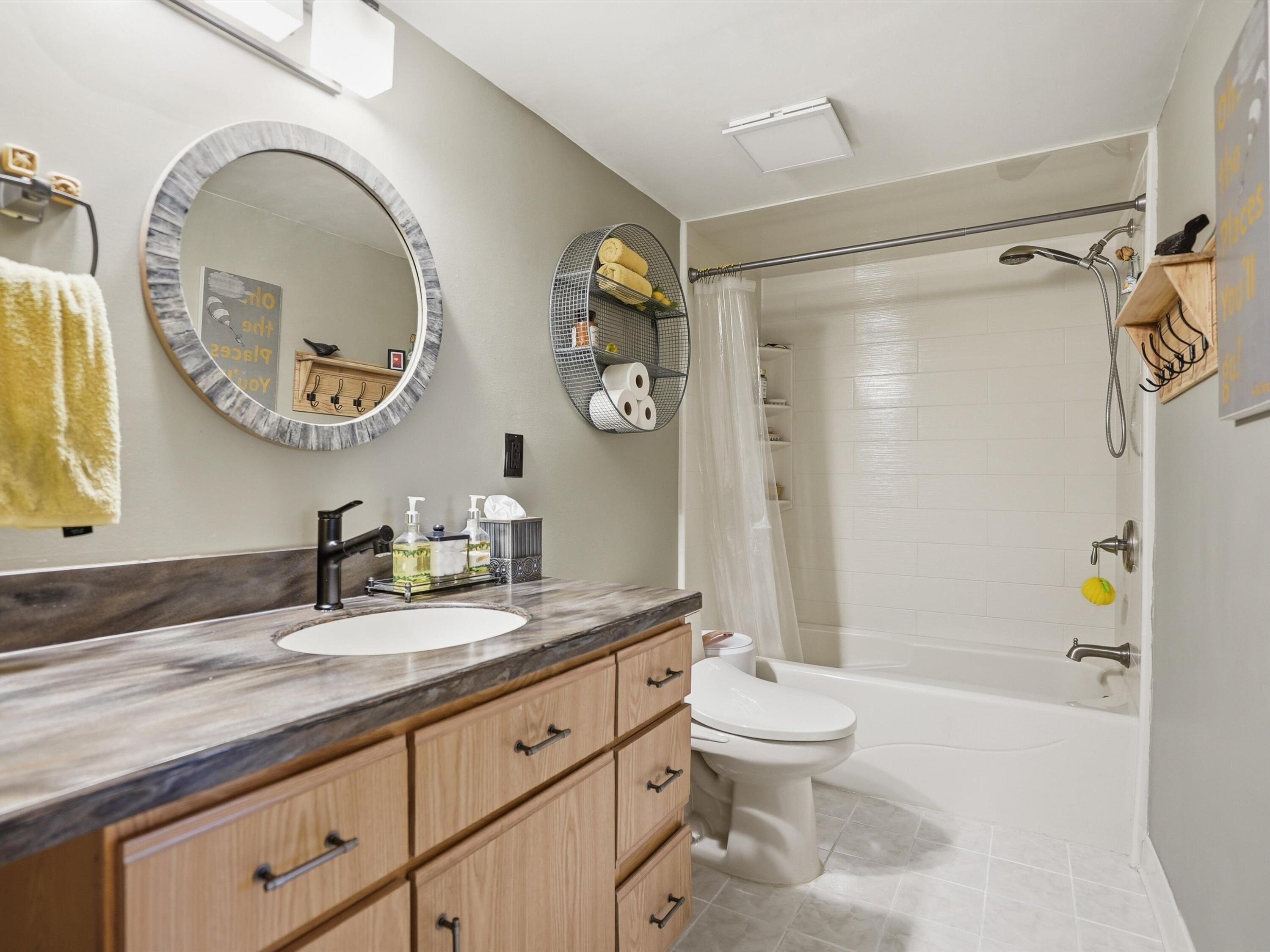 1265 South Maple Road, Unit 206 Ann Arbor, MI 48103 - Photo 11 of 52 21-DSC07807