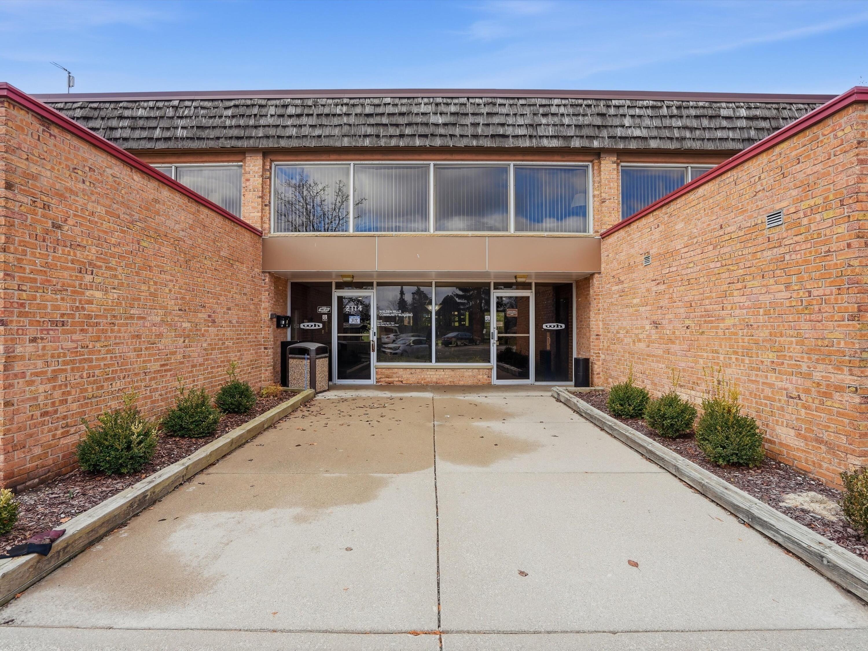 1265 South Maple Road, Unit 206 Ann Arbor, MI 48103 - Photo 35 of 52 09-DSC08022