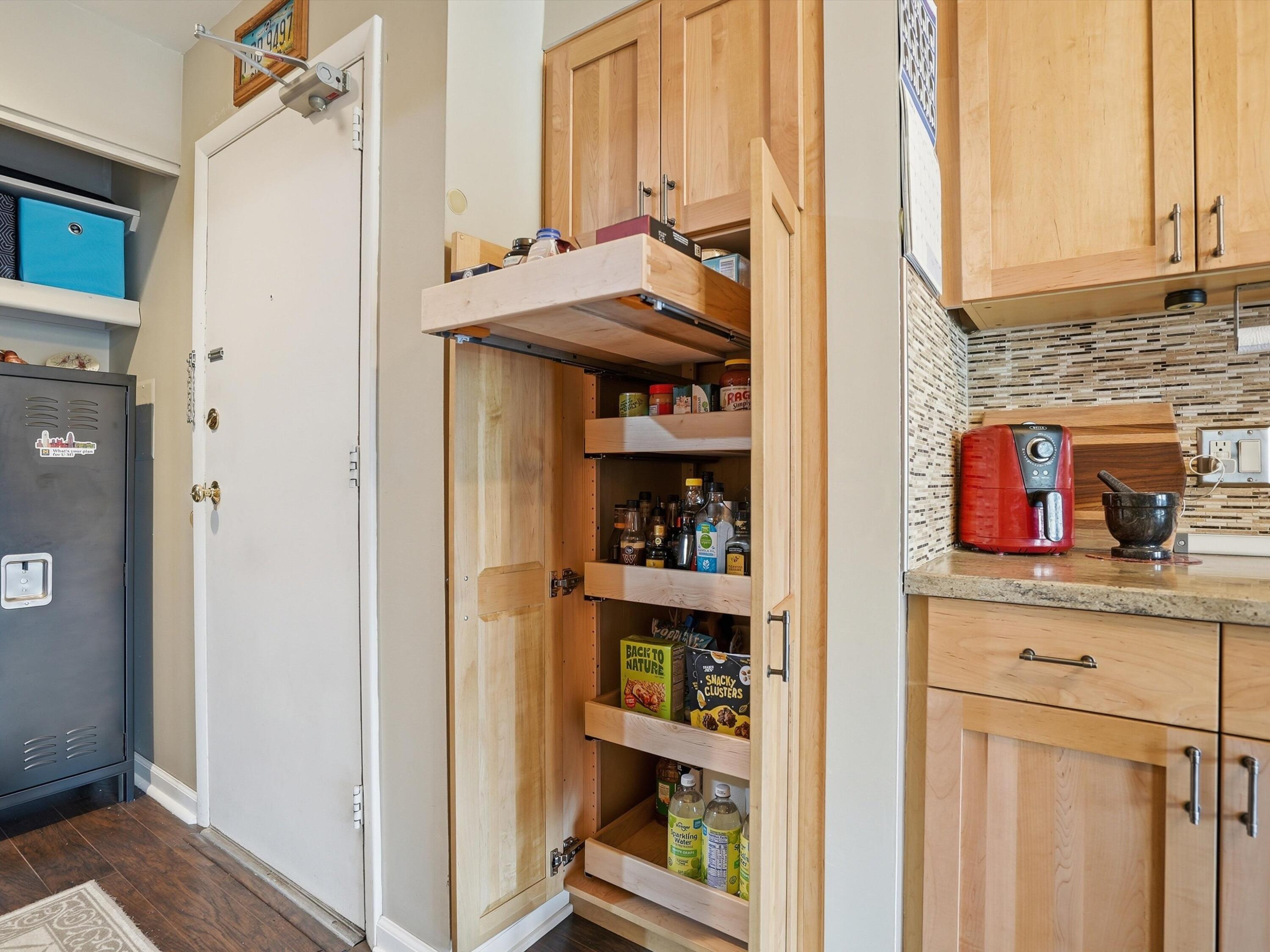 1265 South Maple Road, Unit 206 Ann Arbor, MI 48103 - Photo 7 of 52 52-DSC07947