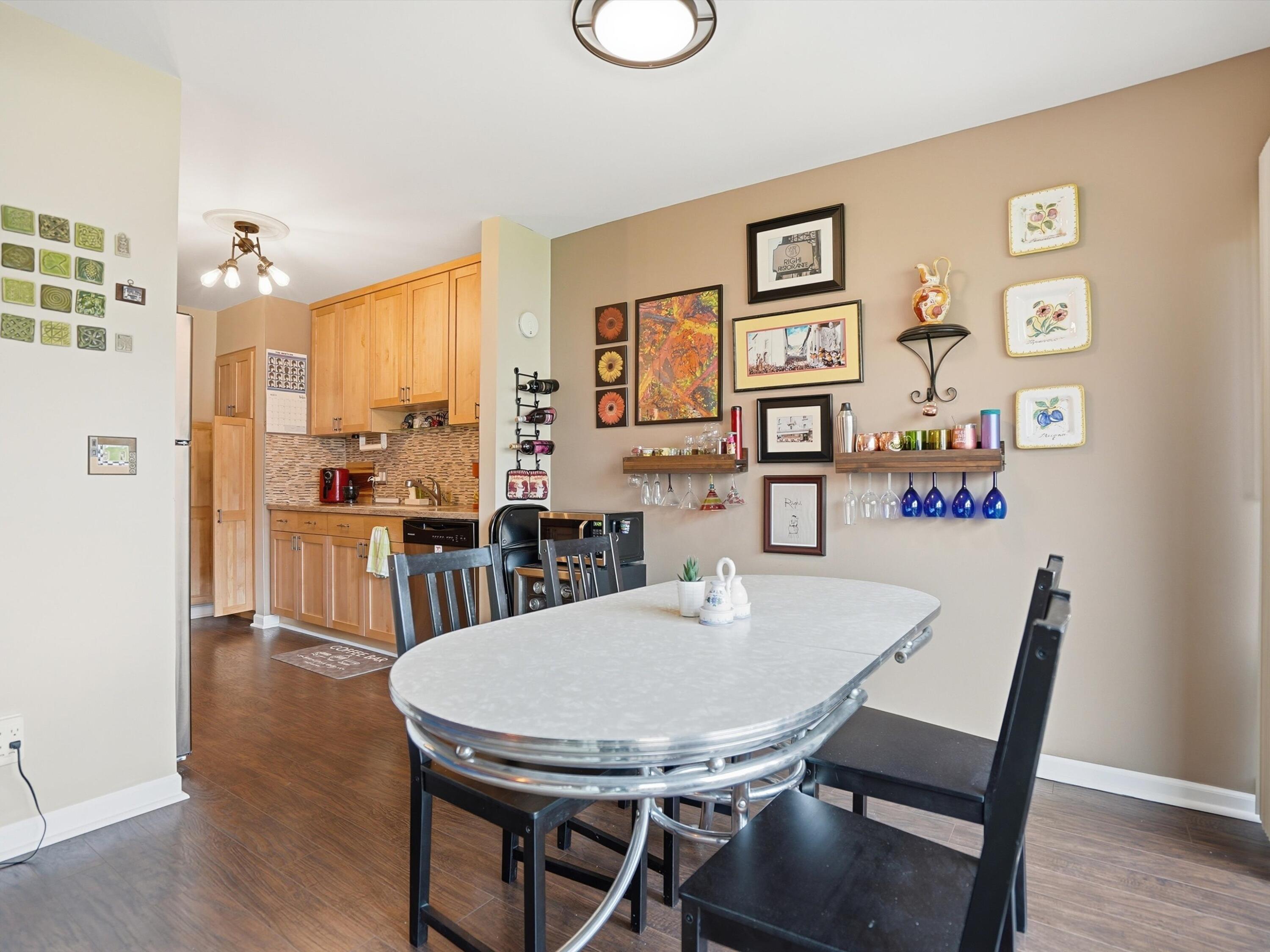 1265 South Maple Road, Unit 206 Ann Arbor, MI 48103 - Photo 8 of 52 47-DSC07932