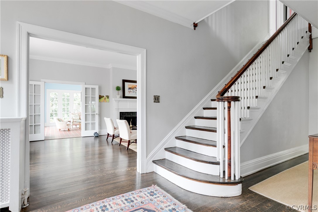 6601 Three Chopt Road Richmond, VA 23226 - Photo 5 of 50 Hallway towards Living Room