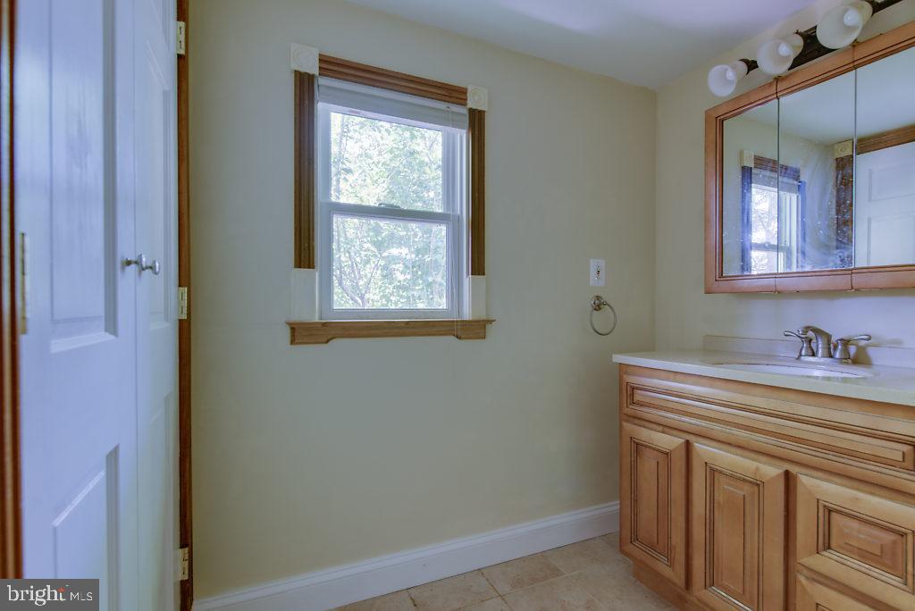 740 Powhatan Beach Road Pasadena, MD 21122 - Photo 23 of 39 Master bath