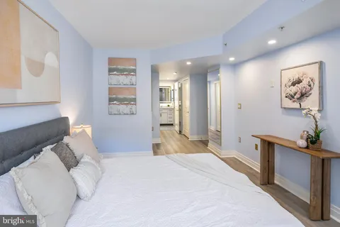 $725,000 | 915 E Street Northwest, Unit 1105, Washington, DC 20004