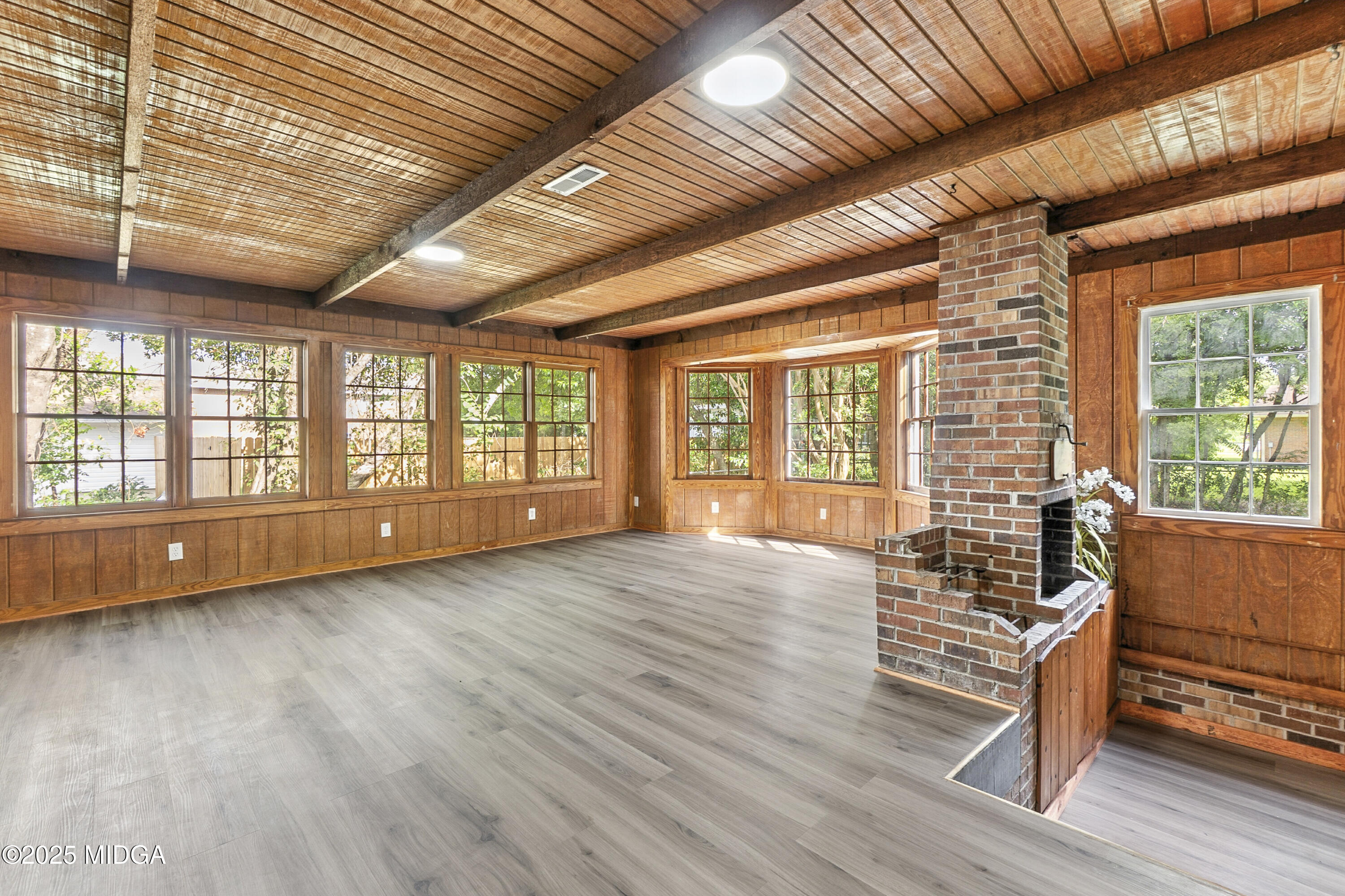 109 Scarborough Road Centerville, GA 31028 - Photo 34 of 52 a view of livingroom with wooden floor and furniture