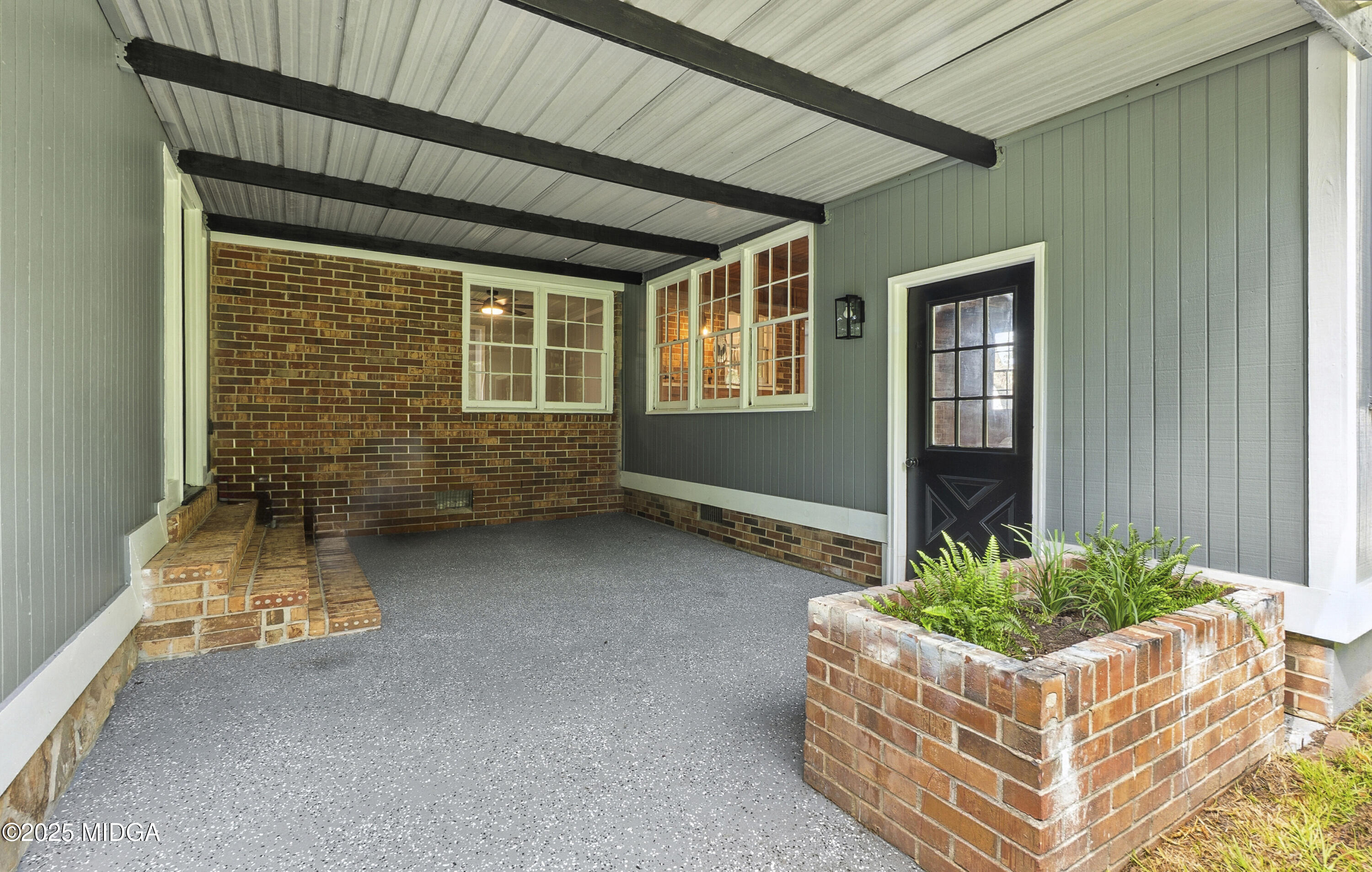 109 Scarborough Road Centerville, GA 31028 - Photo 42 of 52 a living room with furniture and a window
