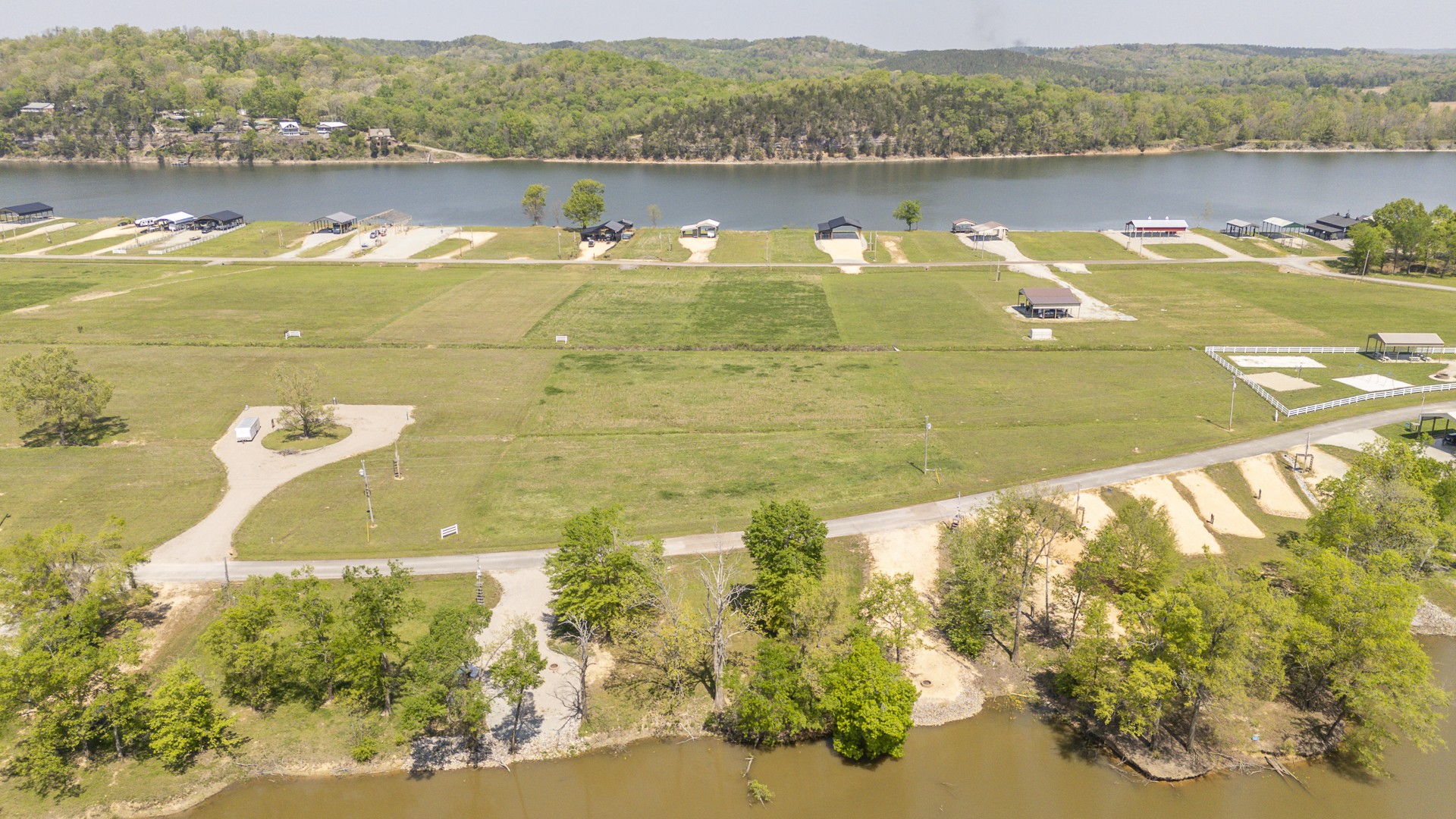 328 Duck Blind Road Clifton, TN 38425 - Photo 30 of 32 a view of an ocean view