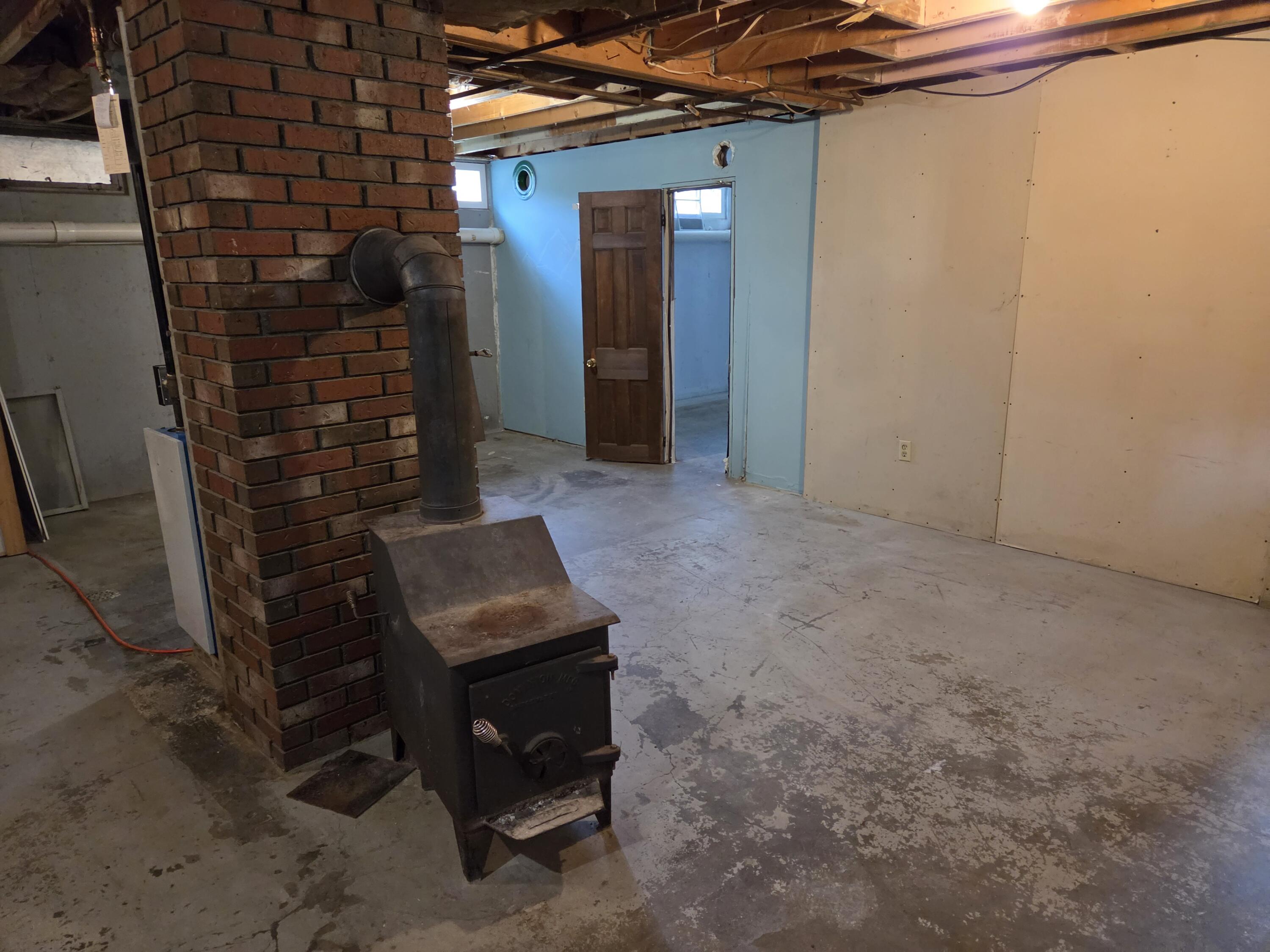 401 River Road Livermore, ME 04253 - Photo 37 of 61 20260920_114215