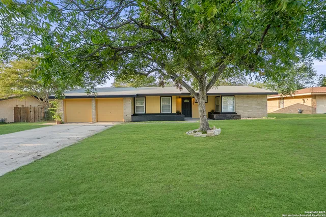 $249,000 | 209 Windcrest Drive, Windcrest, TX 78239