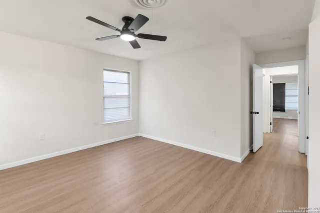 $249,000 | 209 Windcrest Drive, Windcrest, TX 78239