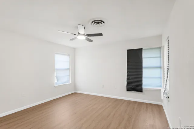 $249,000 | 209 Windcrest Drive, Windcrest, TX 78239