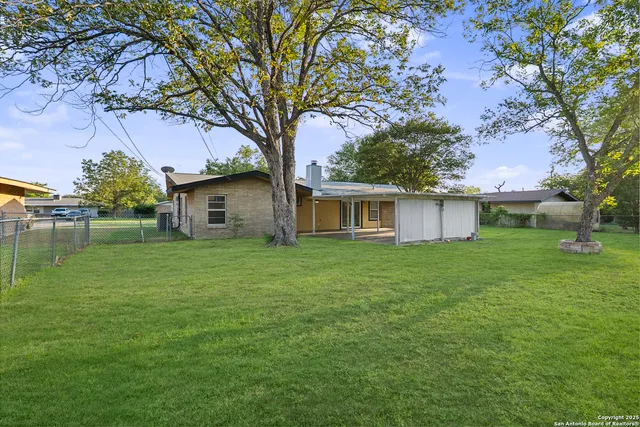 $249,000 | 209 Windcrest Drive, Windcrest, TX 78239