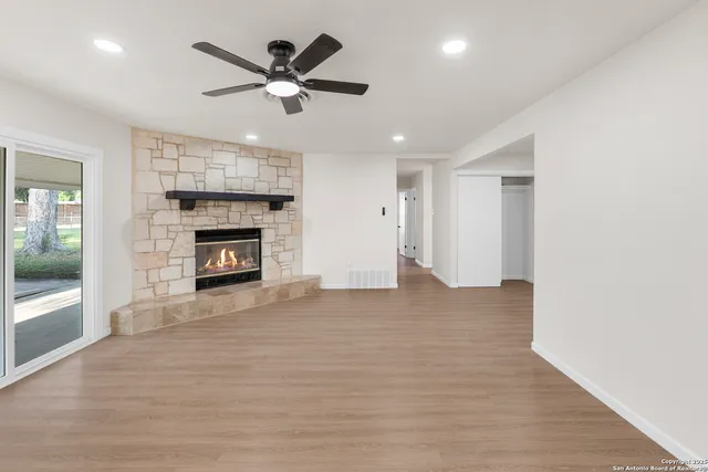 $249,000 | 209 Windcrest Drive, Windcrest, TX 78239