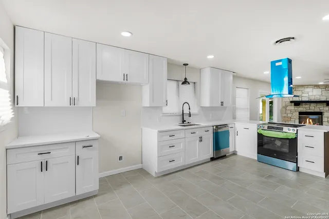 $249,000 | 209 Windcrest Drive, Windcrest, TX 78239