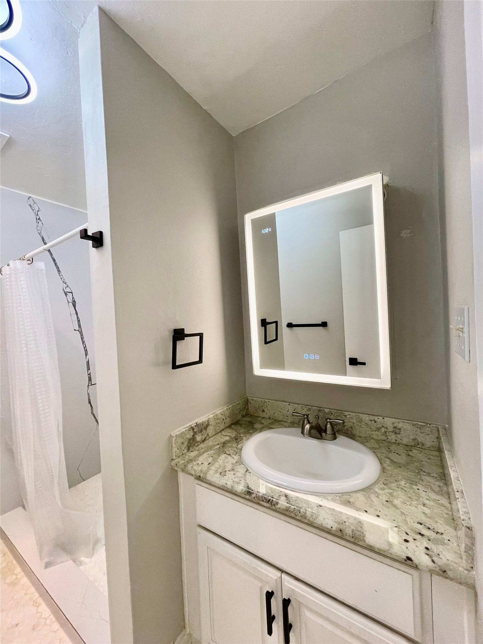 9009 Gaylord Drive Houston, TX 77024 - Photo 27 of 34
