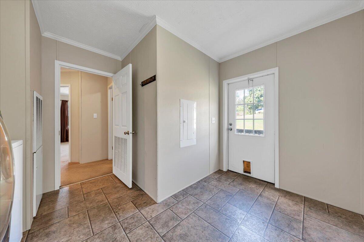 106 Crest Court Blue Ridge, VA 24064 - Photo 29 of 43 30-MIB03476