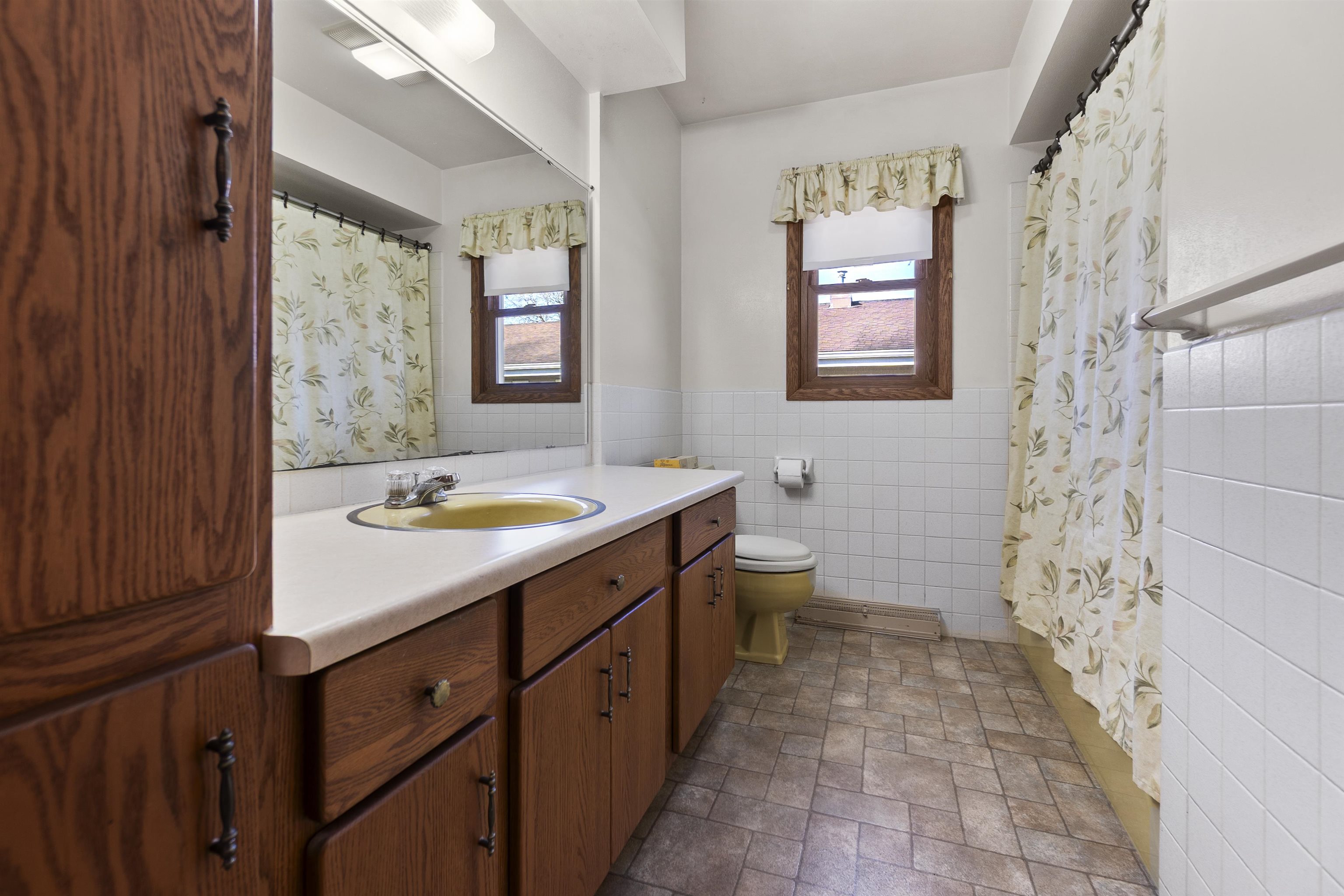 421 Manhattan Street Chilton, WI 53014 - Photo 13 of 29