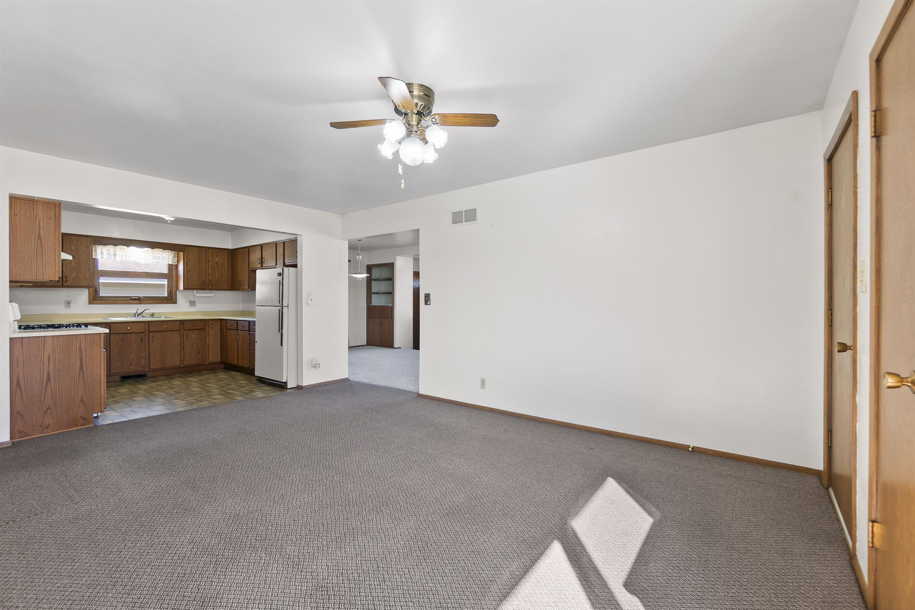 421 Manhattan Street Chilton, WI 53014 - Photo 16 of 29