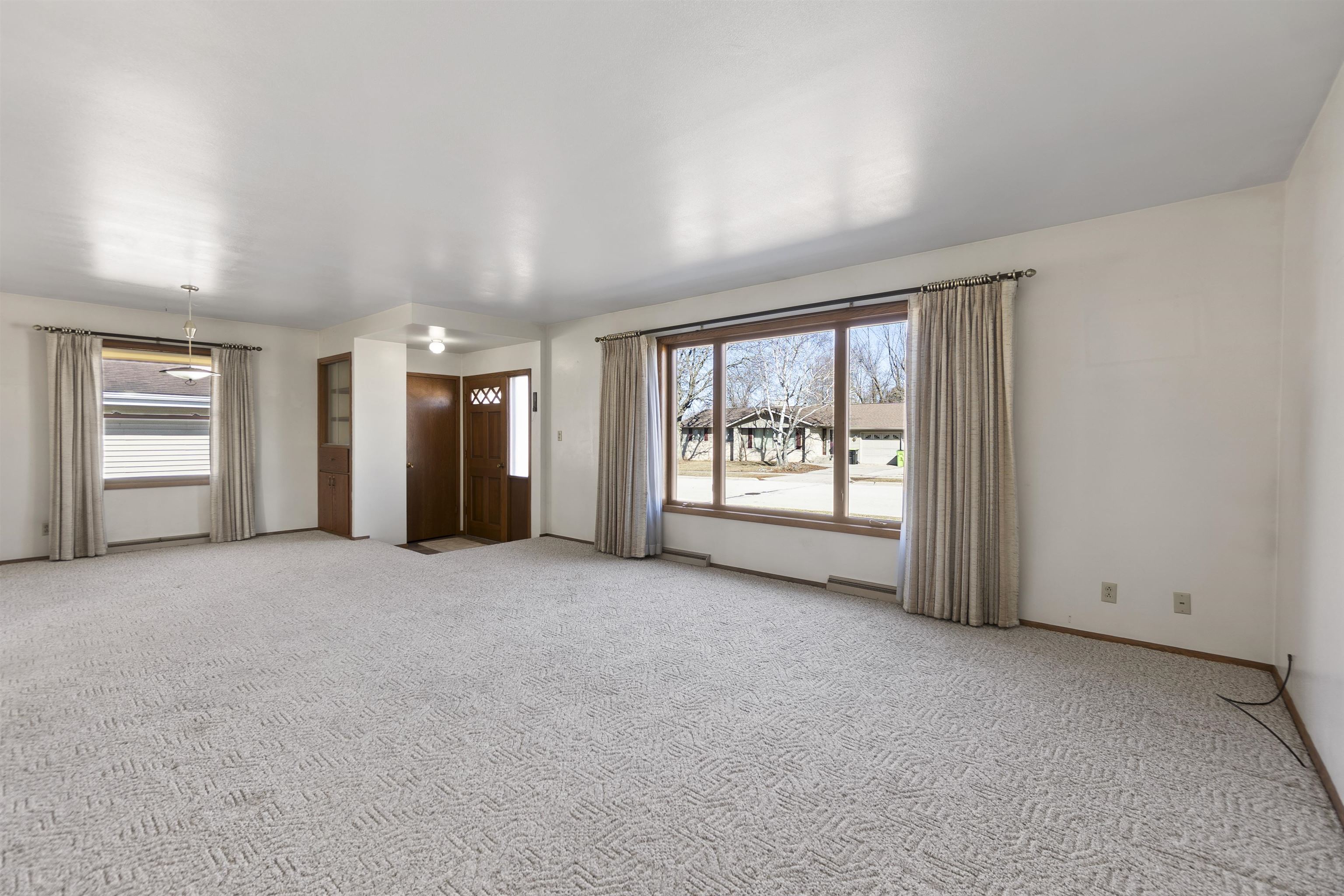 421 Manhattan Street Chilton, WI 53014 - Photo 3 of 29