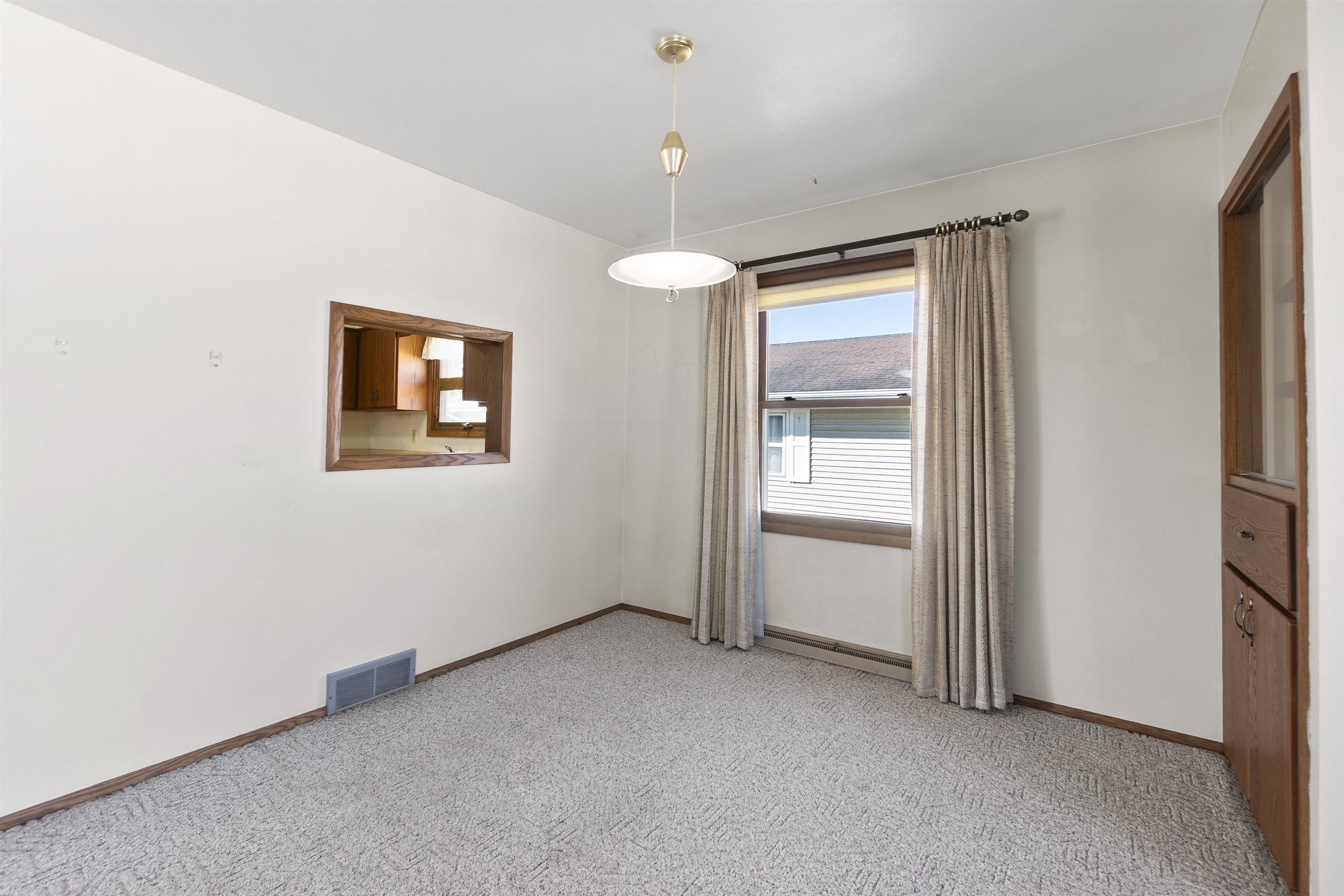 421 Manhattan Street Chilton, WI 53014 - Photo 5 of 29