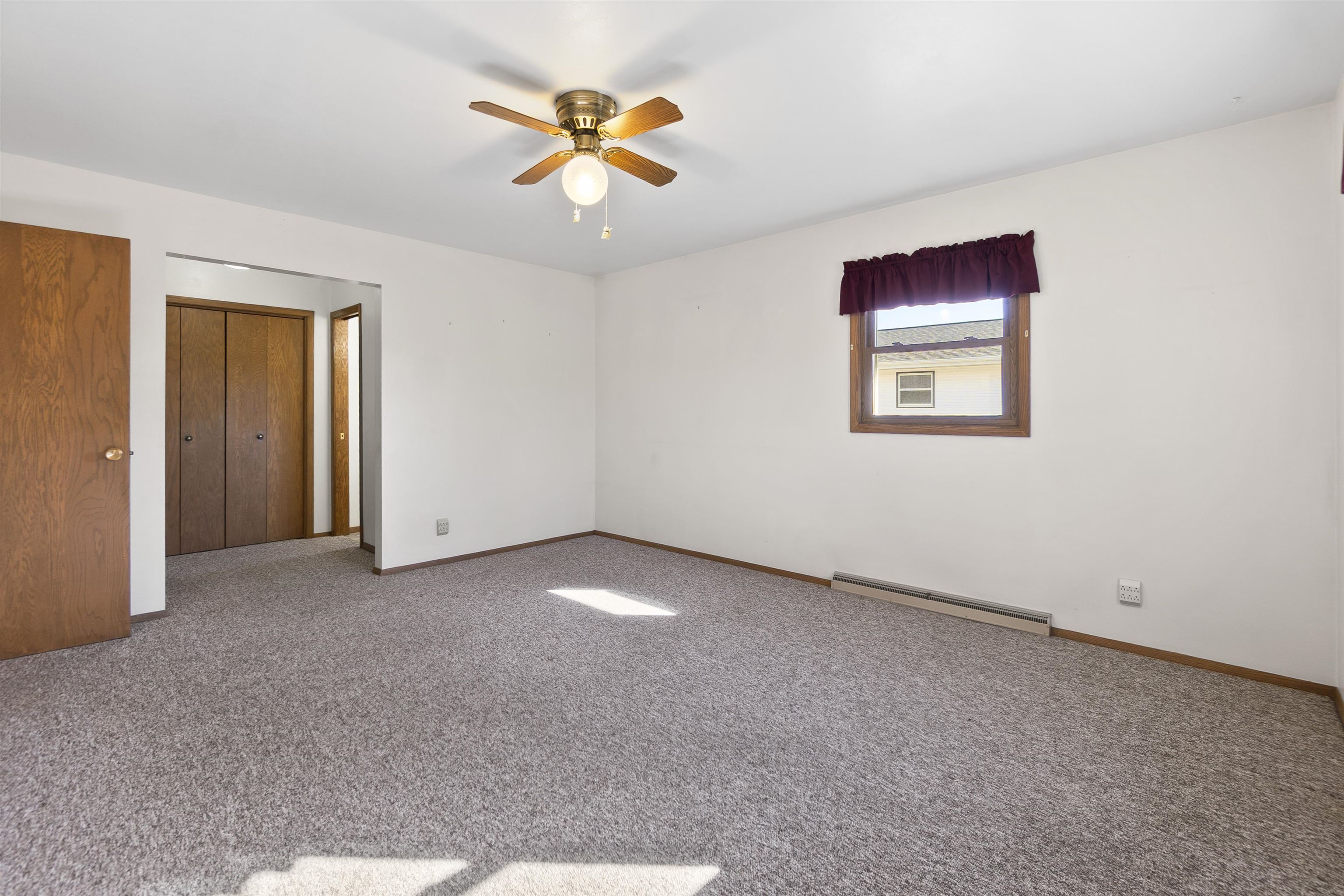 421 Manhattan Street Chilton, WI 53014 - Photo 10 of 29