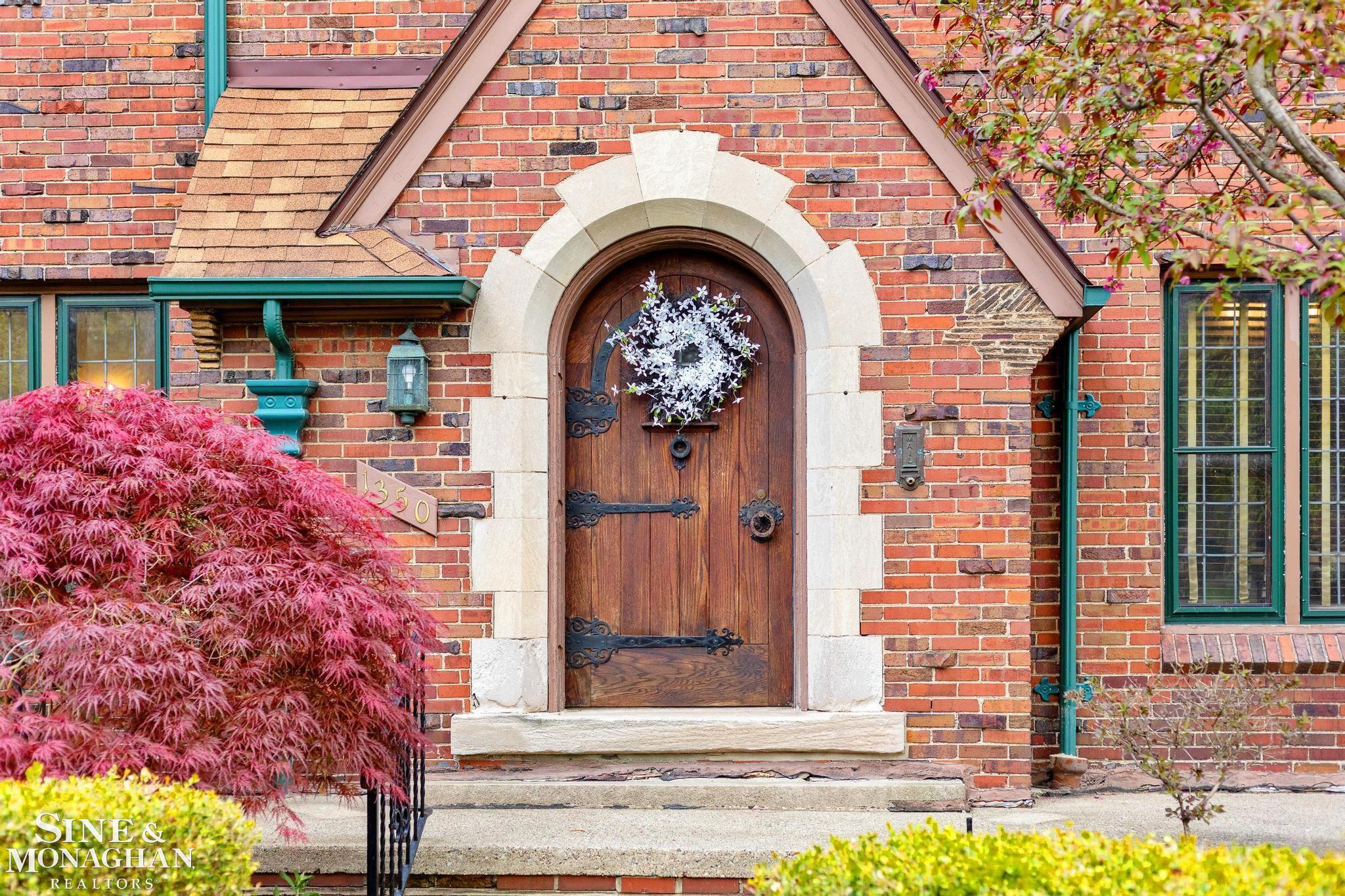 1350 Buckingham Road Grosse Pointe Park, MI 48230 - Photo 4 of 51