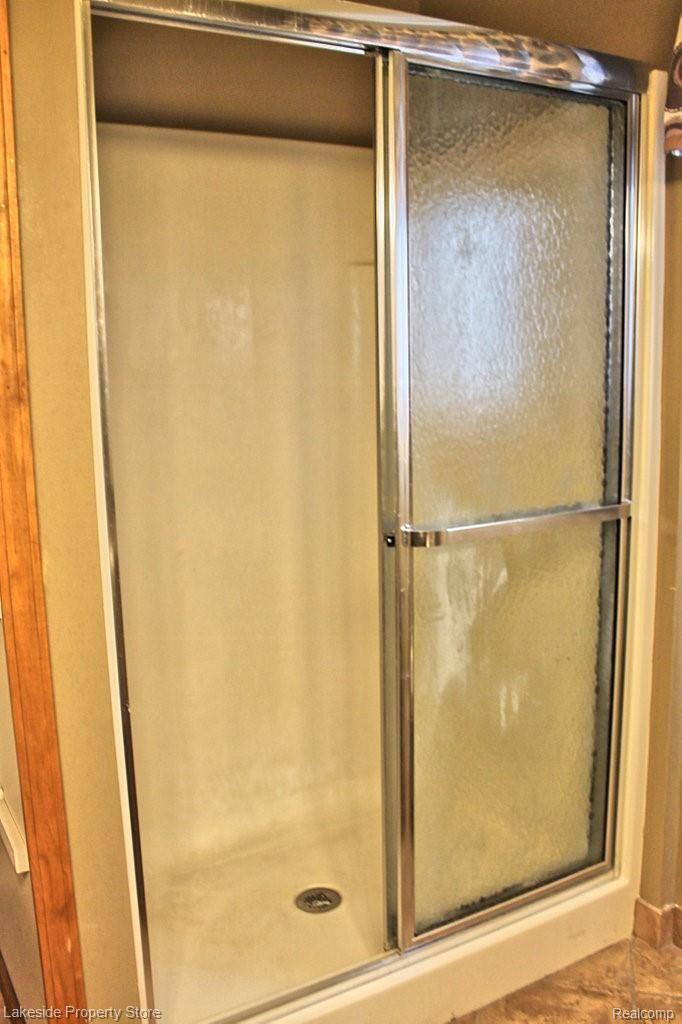 27107 Campbell Road Warren, MI 48093 - Photo 20 of 30 Master Bath