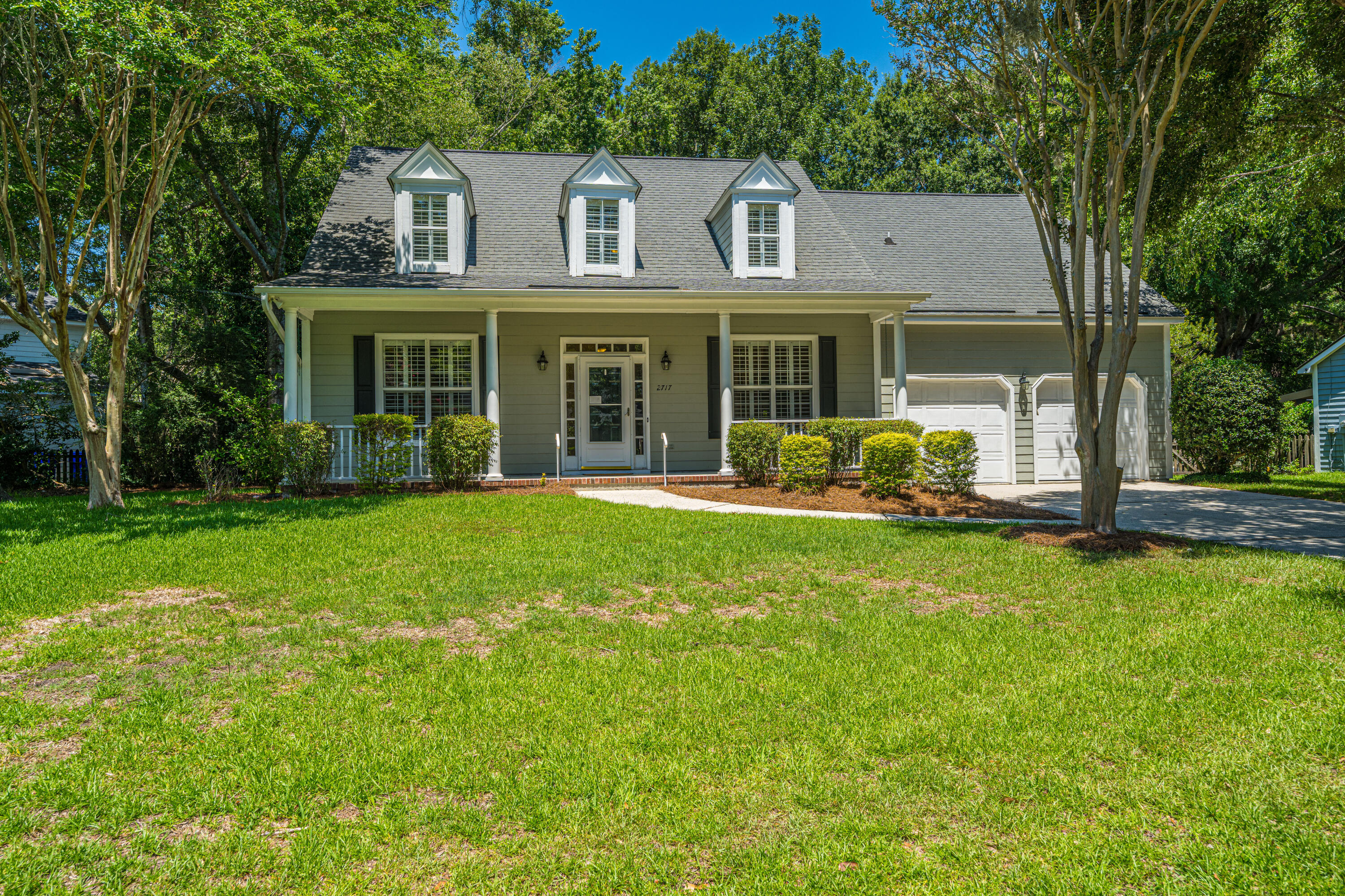 2717 Merwether Lane Mount Pleasant, SC 29466 - Photo 3 of 46 2717MerwetherLane003