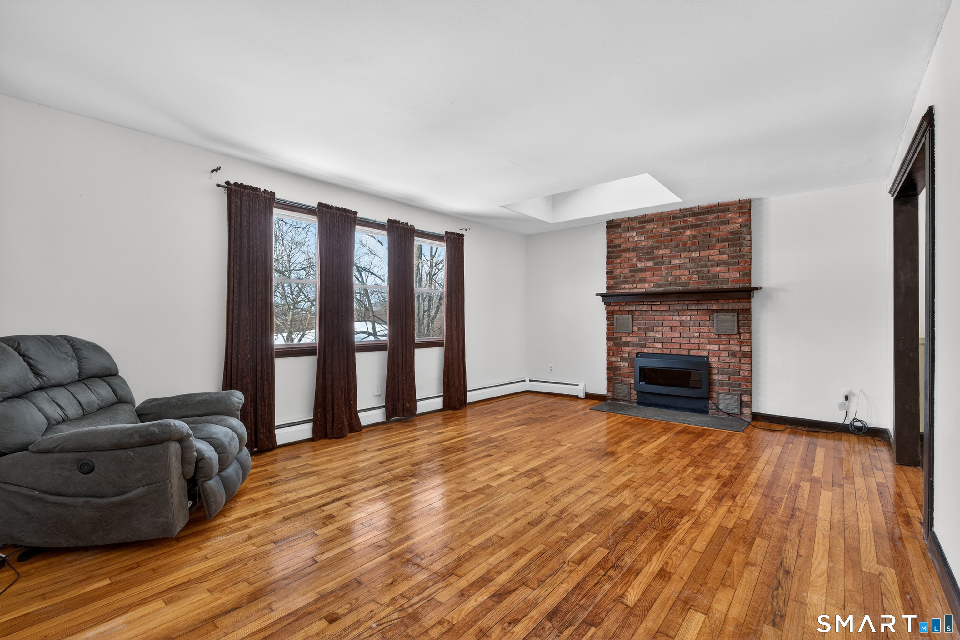 133 Haddad Road Waterbury, CT 06708 - Photo 2 of 35