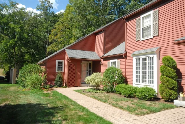 $1,585,000 | 4 Edmonds Road, Unit 4, Concord, MA 01742