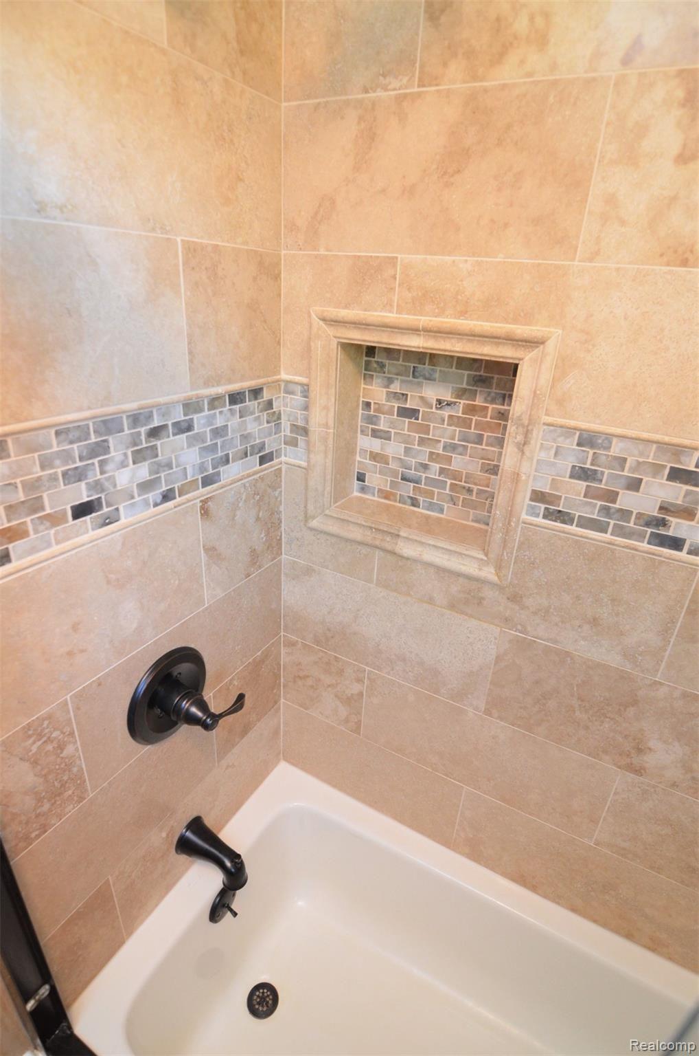 1597 East Rattalee Lake Road Holly, MI 48442 - Photo 20 of 26 SQUEAKY CLEAN