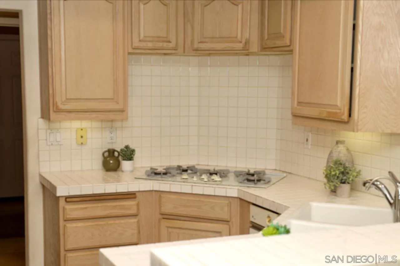 2862 Torrey Pines Road La Jolla, CA 92037 - Photo 14 of 35