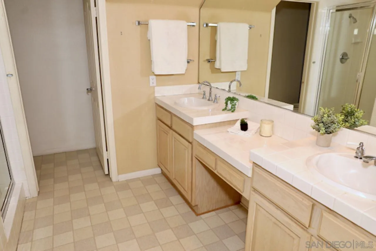2862 Torrey Pines Road La Jolla, CA 92037 - Photo 22 of 35