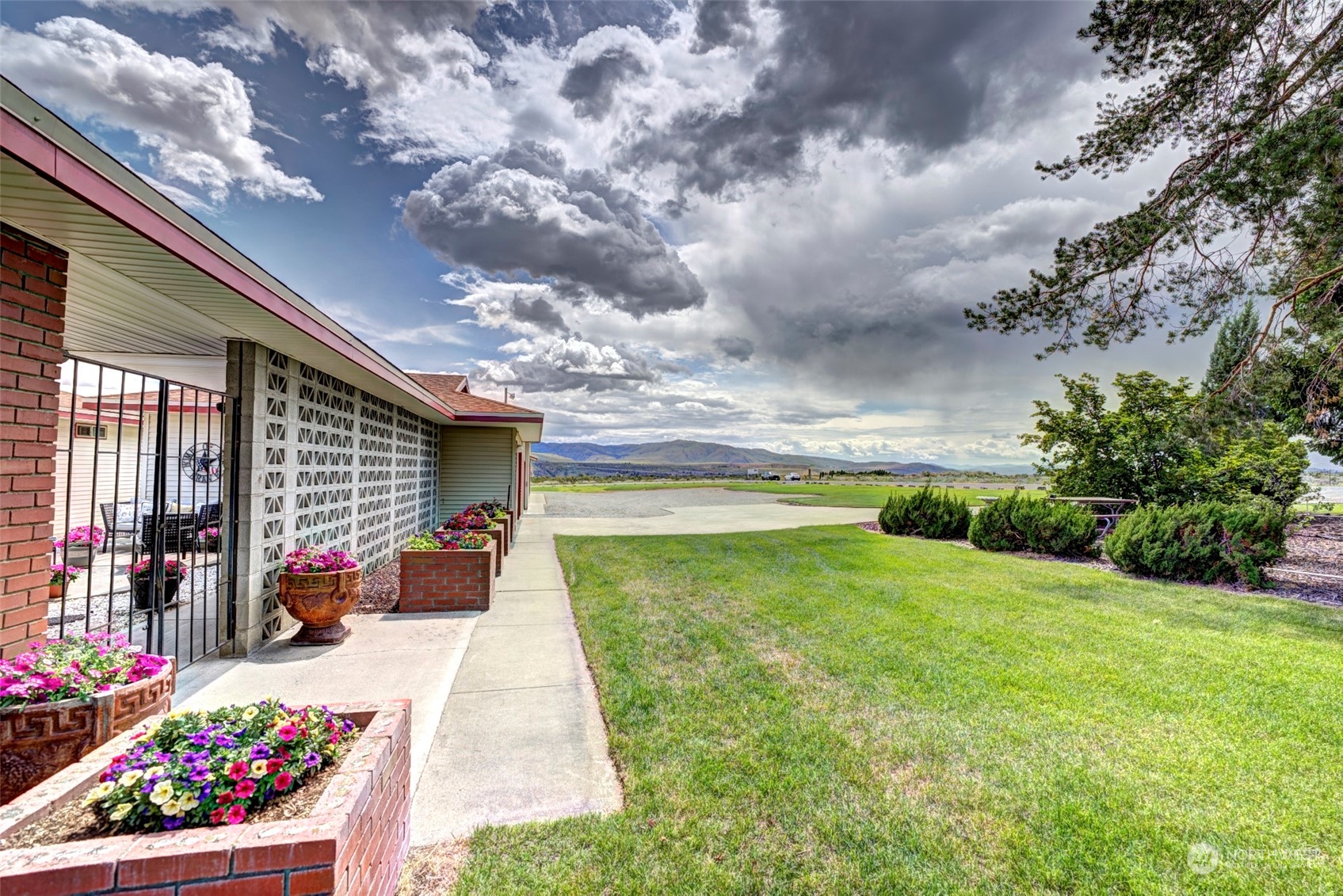 168 Engh Road Omak, WA 98841 - Photo 5 of 40