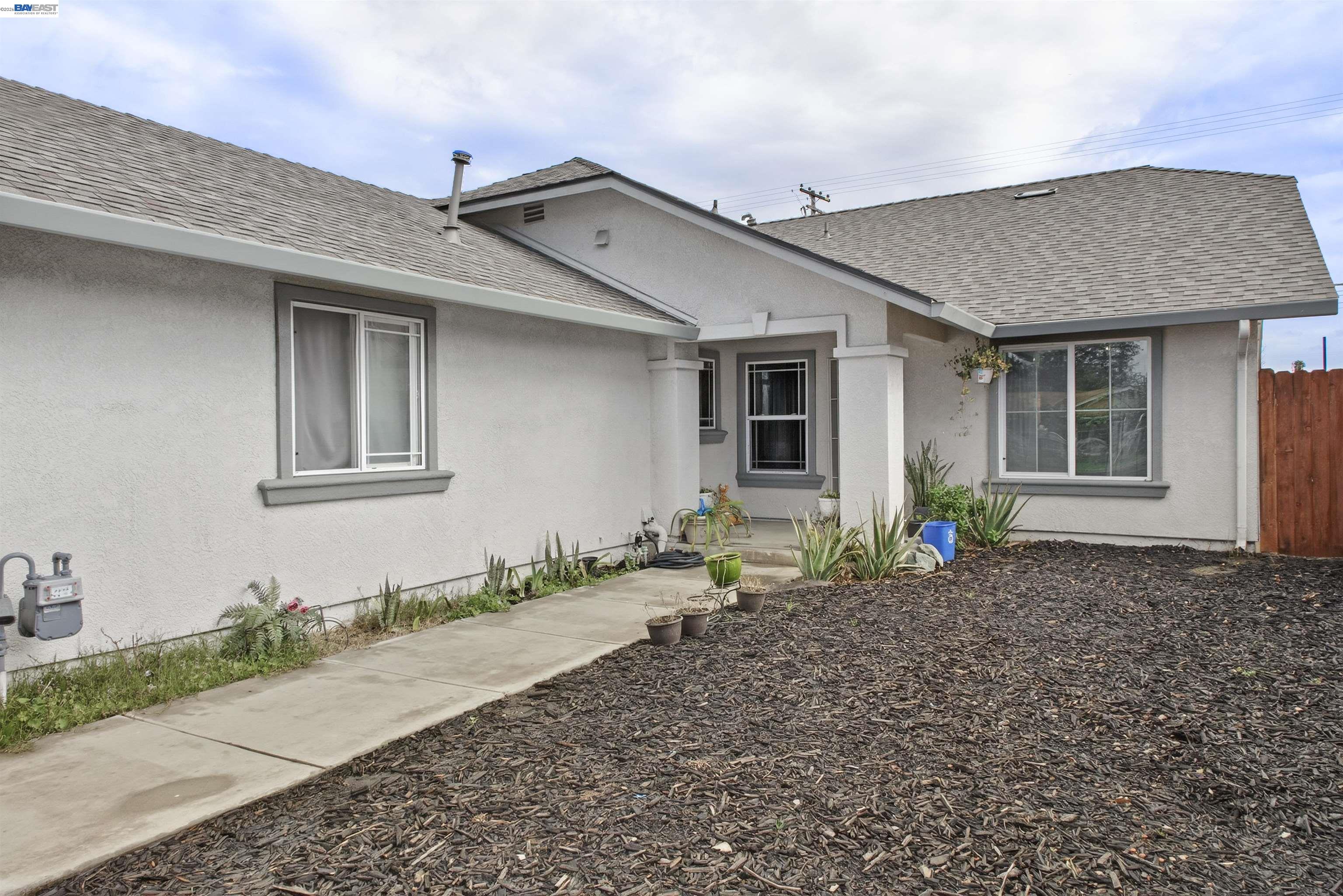 1740 Denver Street Modesto, CA 95358 - Photo 3 of 31