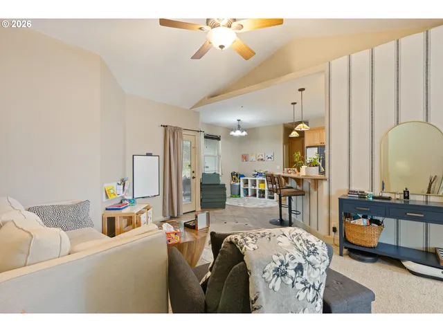 $599,000 | 849 North View Drive, Winchester, OR 97495