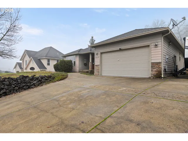 $599,000 | 849 North View Drive, Winchester, OR 97495