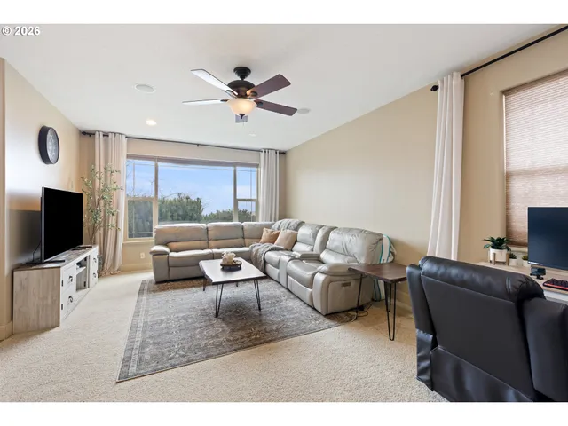 $599,000 | 849 North View Drive, Winchester, OR 97495