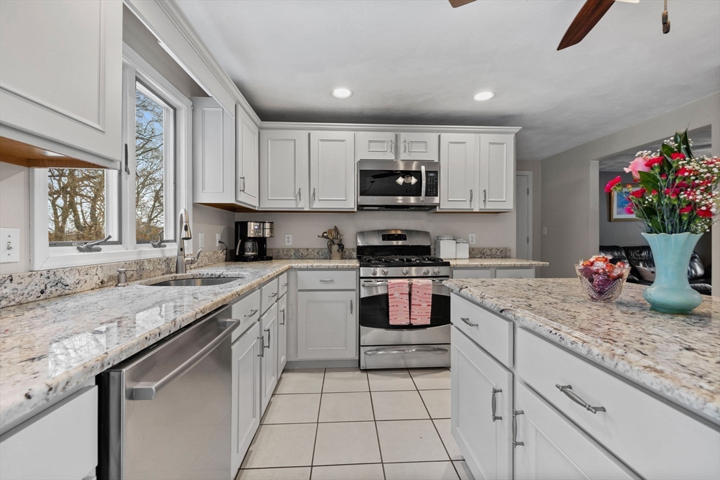 2-2A West Diane Road Peabody, MA 01960 - Photo 8 of 26